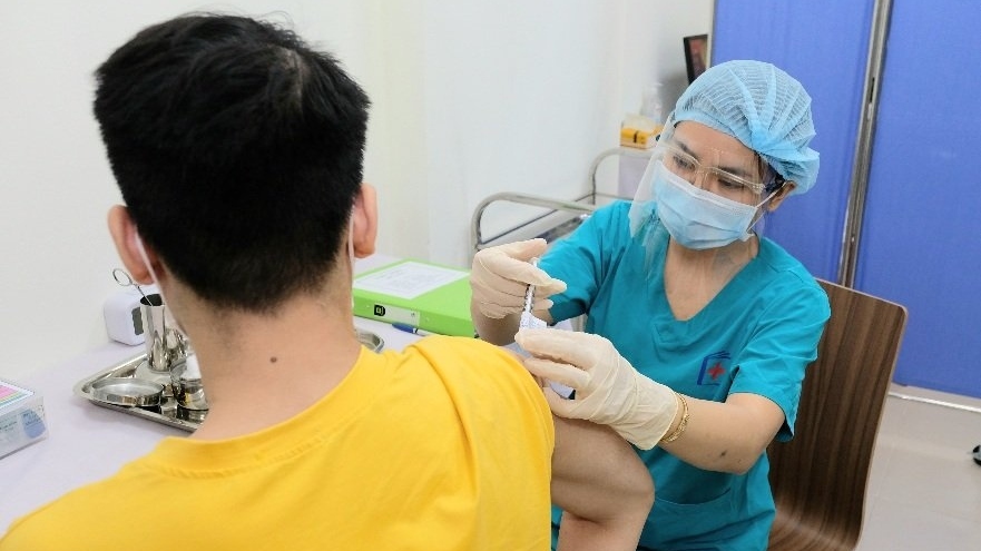 Cả nước có hơn 17,4 triệu liều vaccine Covid-19 đã tiêm chủng; TP. Hồ Chí Minh vận hành 'ATM oxy'