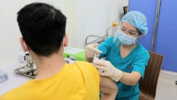 Trước dấu hiệu hình thành đường dây tiêm vaccine Covid-19 'dịch vụ', Hà Nội ra văn bản nghiêm cấm