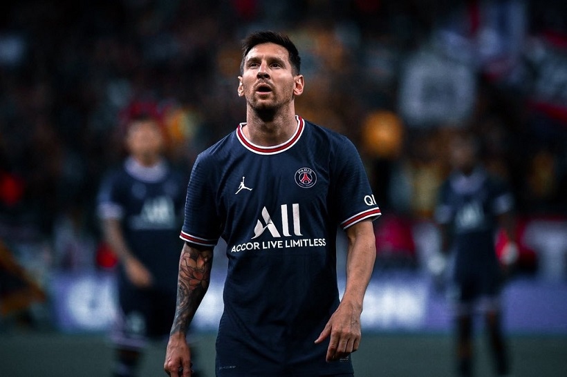 Messi đang phải đối mặt với chấn thương đầu gối khi thi đấu tại Ligue
