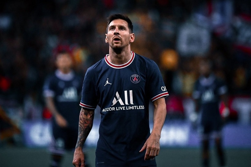 Trận đấu Messi PSG: Trận đấu chờ đợi bậc nhất của năm đã đến! Hãy thưởng thức bức ảnh này để cảm nhận không khí sôi động và đầy kịch tính của trận đấu khi Messi cùng đội tuyển PSG chiến đấu trên sân cỏ.