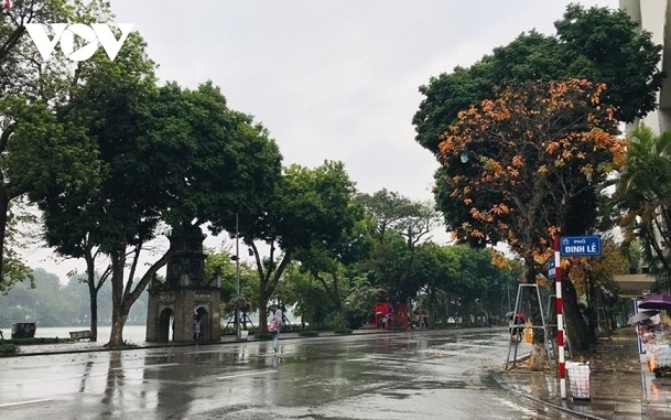 Dự báo thời tiết đêm nay và ngày mai (17-18/10): Không khí lạnh tăng cường, Hà Nội có lúc có mưa