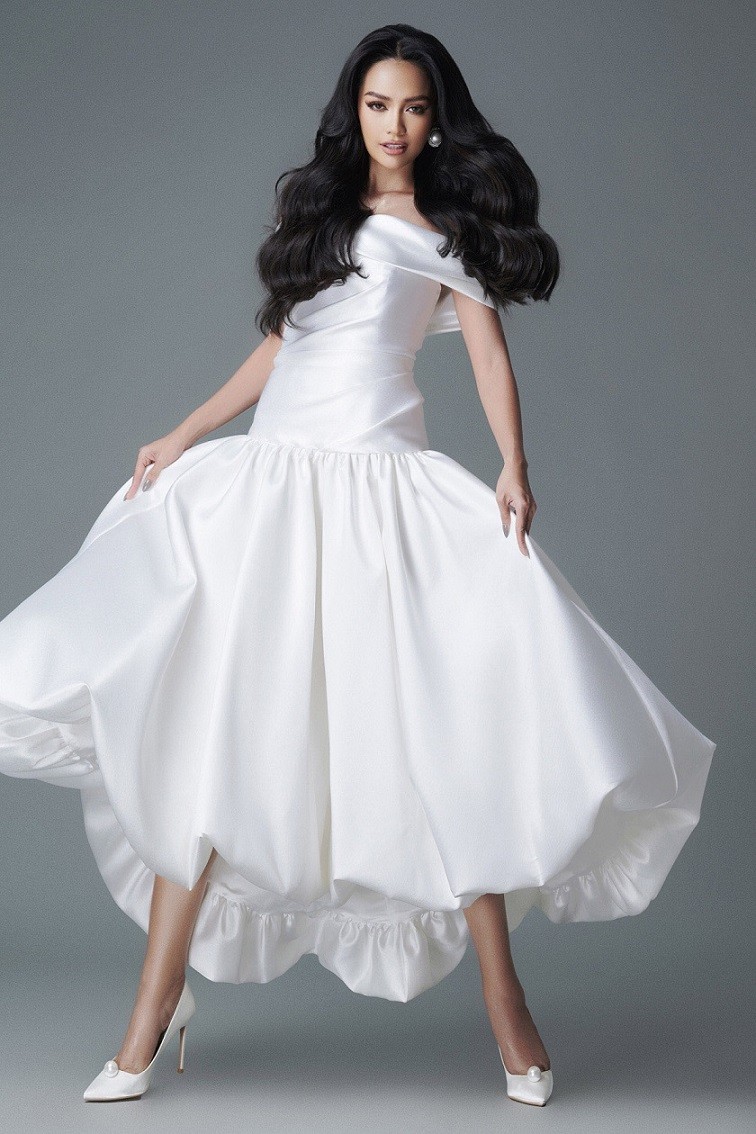 Hoa hậu Ngọc Châu đẹp tinh khôi cùng đầm sắc trắng muốt