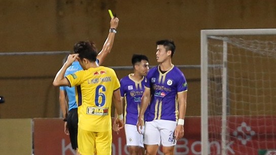 Mắc sai sót, trọng tài Ngô Duy Lân không được làm nhiệm vụ ở vòng 13 V-League