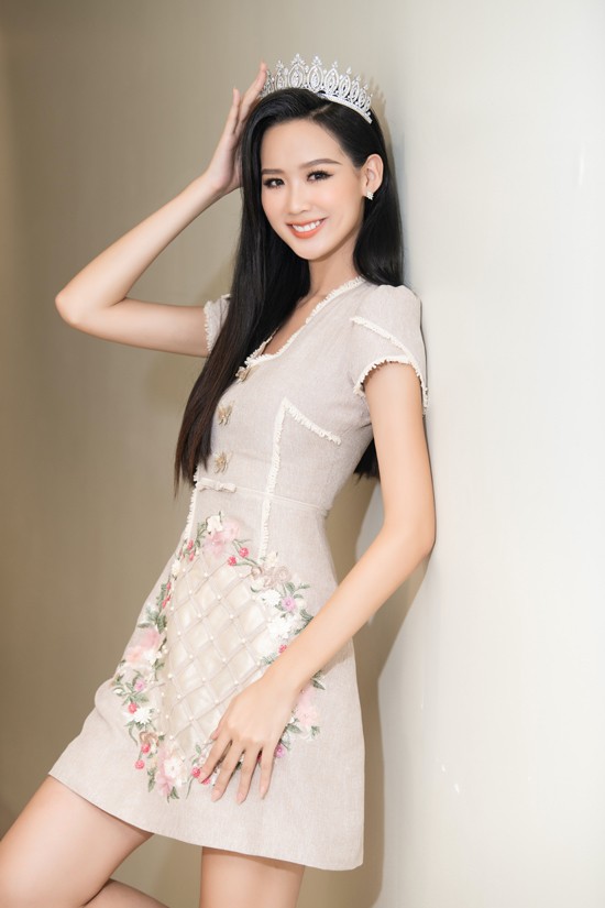 Top 3 Hoa hậu Thế giới Việt Nam 2022 đồng điệu trang phục mỗi khi xuất hiện