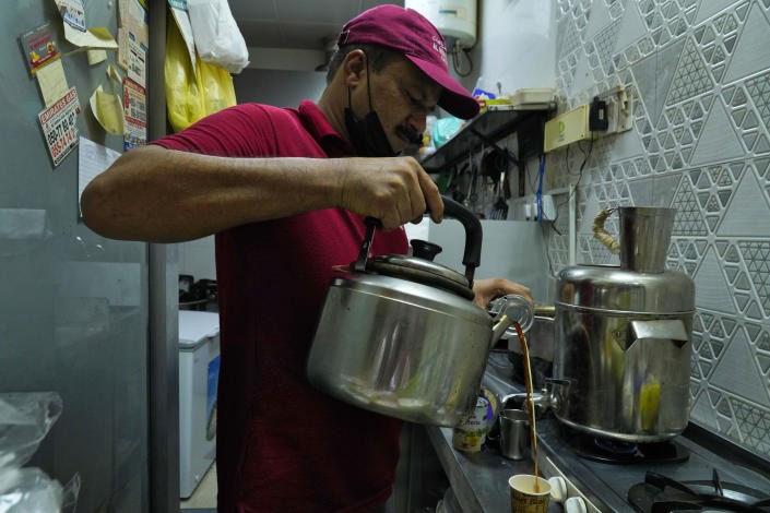 UAE: Câu chuyện văn hóa uống trà karak giữa thời bão giá tăng cao