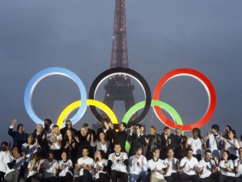 Người dân Paris hân hoan mừng Olympic trở lại sau 100 năm