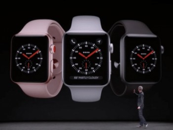 Người dùng thích thú với phiên bản có SIM của Apple Watch