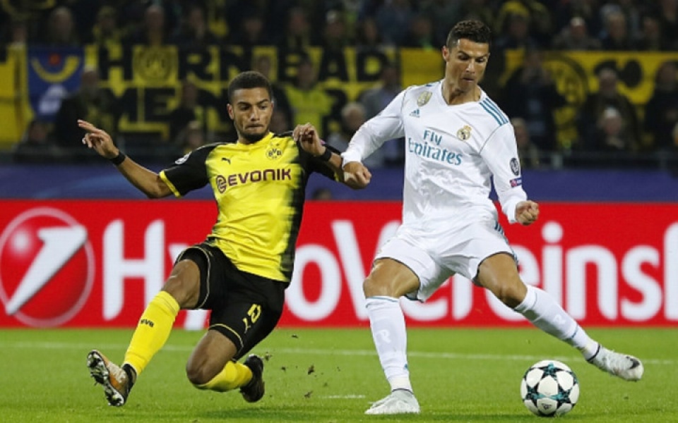 ronaldo duoc fan cuong tri an trong ngay lap ky luc an tuong