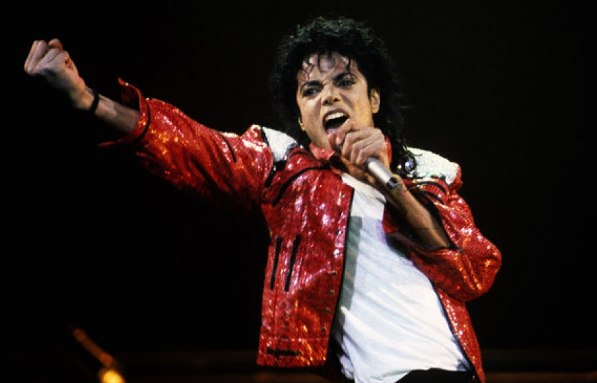 Michael Jackson vẫn "kiếm" bộn tiền sau khi qua đời
