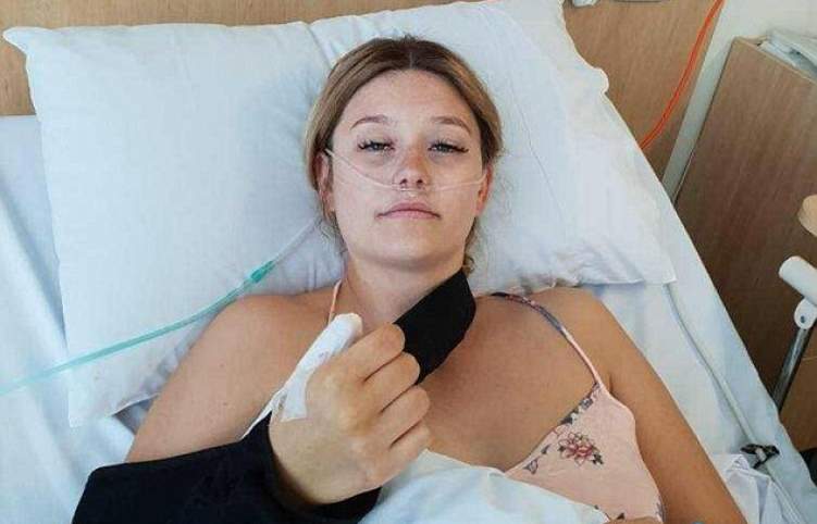 Thường xuyên cắn móng tay, cô gái 20 tuổi bị cắt cụt ngón vì ung thư
