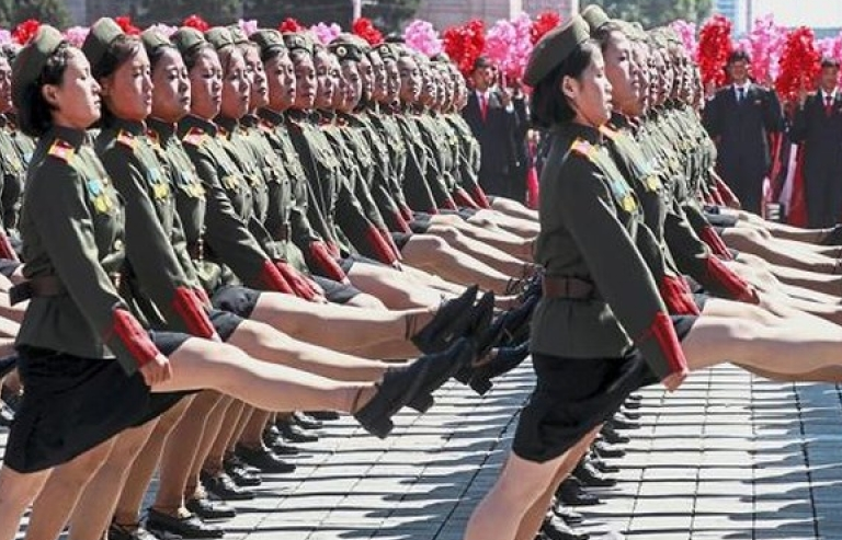 Triều Tiên: Những bóng hồng xinh đẹp trong lễ diễu binh mừng Quốc khánh