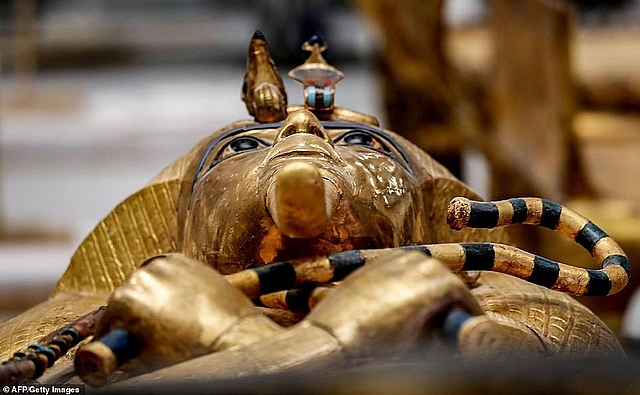 kham pha bi an trong chiec quan tai vang cua pharaoh ai cap tutankhamun