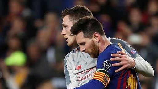 Ngôi sao Premier League mong Messi ở lại Barcelona
