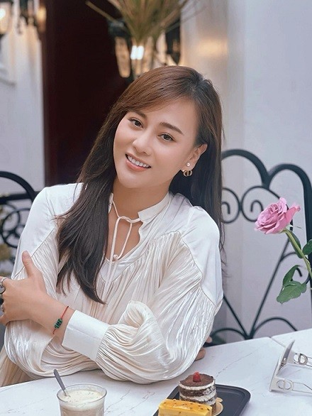 Diện mạo xinh đẹp của Phương Oanh khi tăng cân vào vai Nam phim Hương vị tình thân