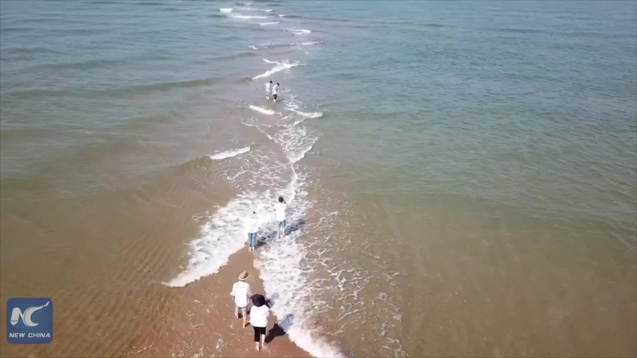 Trung Quốc: Bãi cát hình xương cá hút khách du lịch