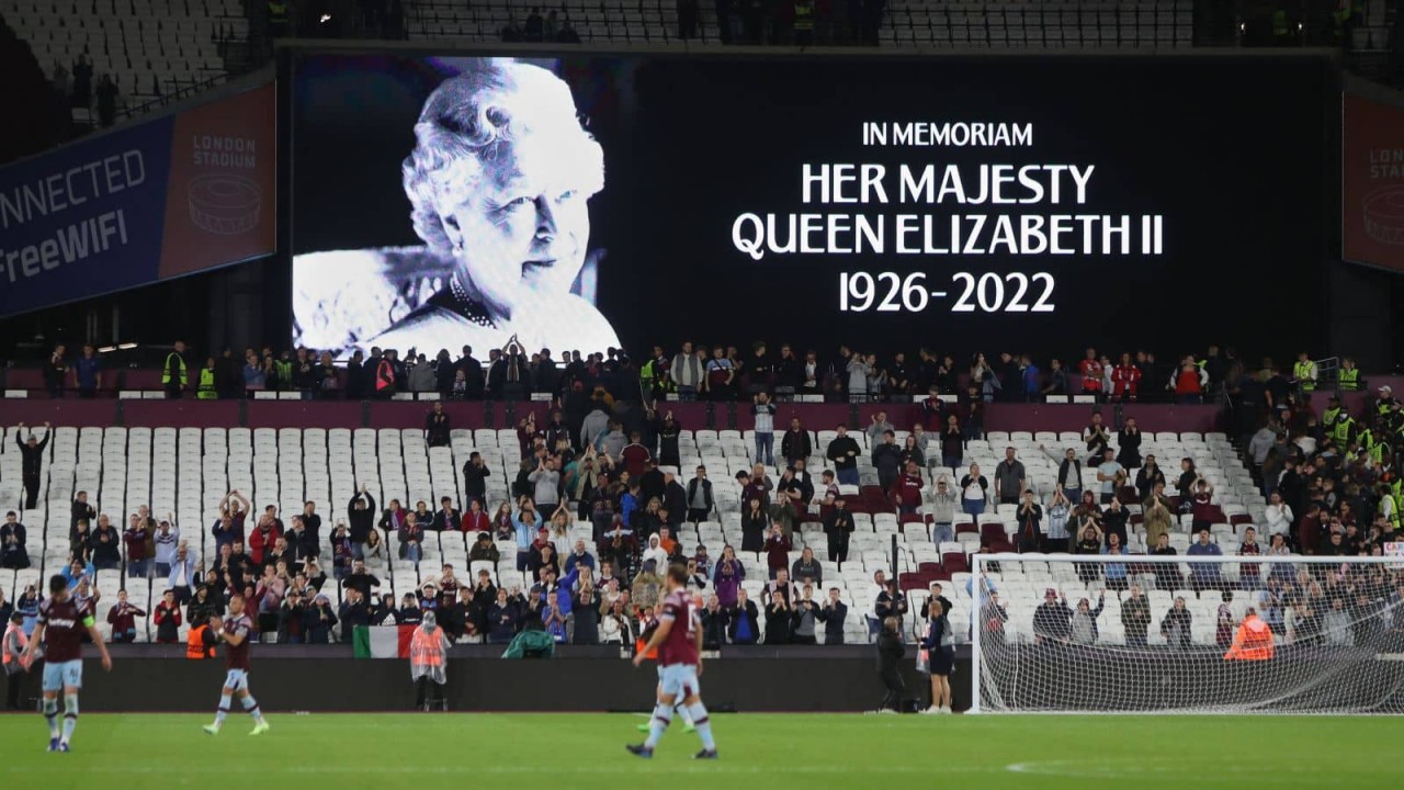 Tưởng nhớ Nữ hoàng Elizabeth II, giải Ngoại hạng Anh hoãn loạt trận đấu vòng 7