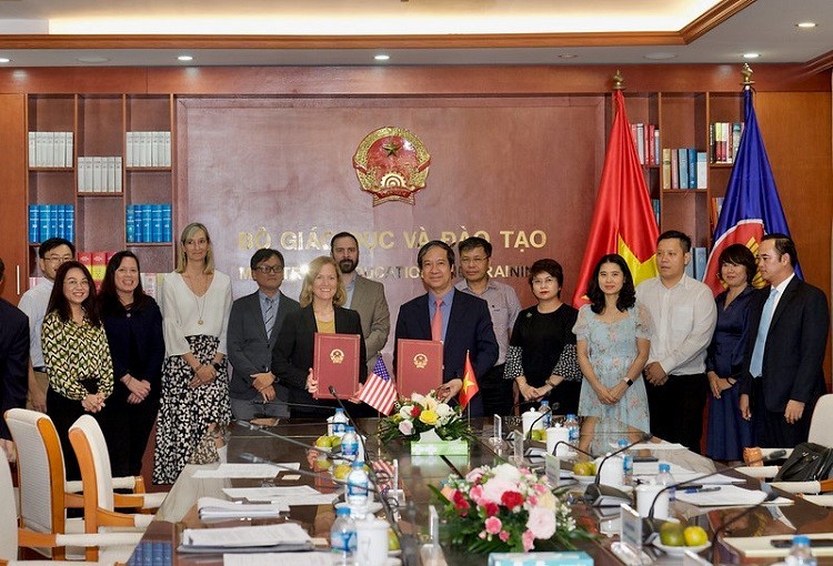 USAID và Bộ Giáo dục và Đào tạo ký bản ghi nhớ đầu tiên về hỗ trợ nâng cao chất lượng giáo dục đại học Việt Nam