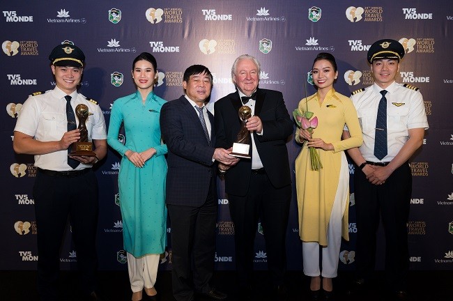 Vietnam Airlines nhận 2 giải thưởng lớn tại World Travel Awards 2022 khu vực châu Á