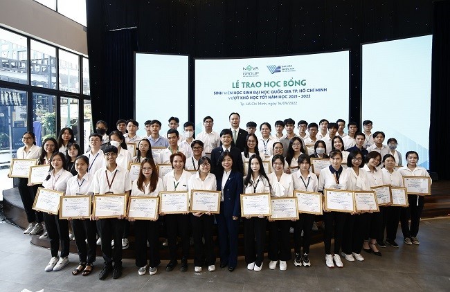 NovaGroup trao học bổng cho sinh viên, học sinh vượt khó học tốt của Đại học Quốc gia TP. Hồ Chí Minh