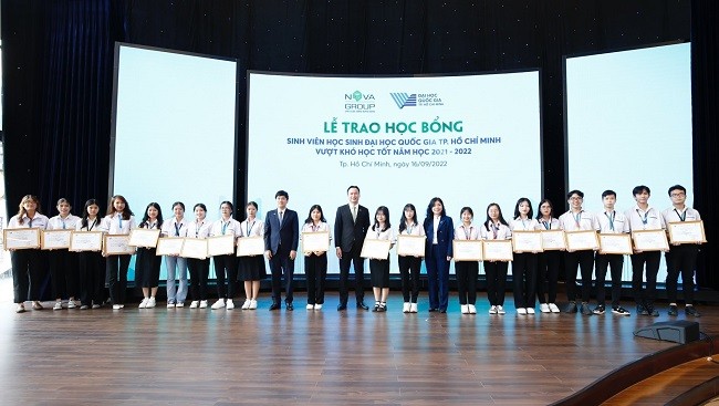 NovaGroup trao học bổng cho sinh viên, học sinh vượt khó học tốt của Đại học Quốc gia TP. Hồ Chí Minh