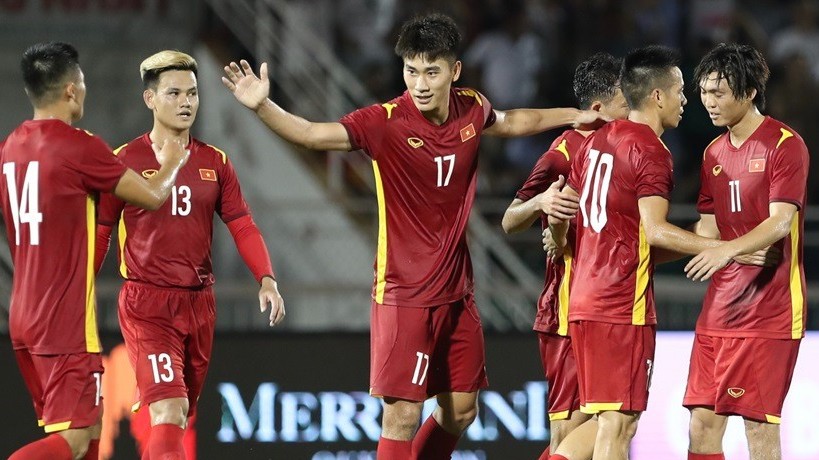 Bóng đá giao hữu: Đội tuyển Việt Nam thắng đậm tuyển Singapore