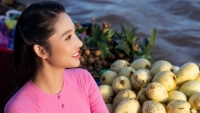 The Miss Globe 2022: Lâm Thu Hồng diện áo bà ba, giới thiệu chợ nổi Cái Răng