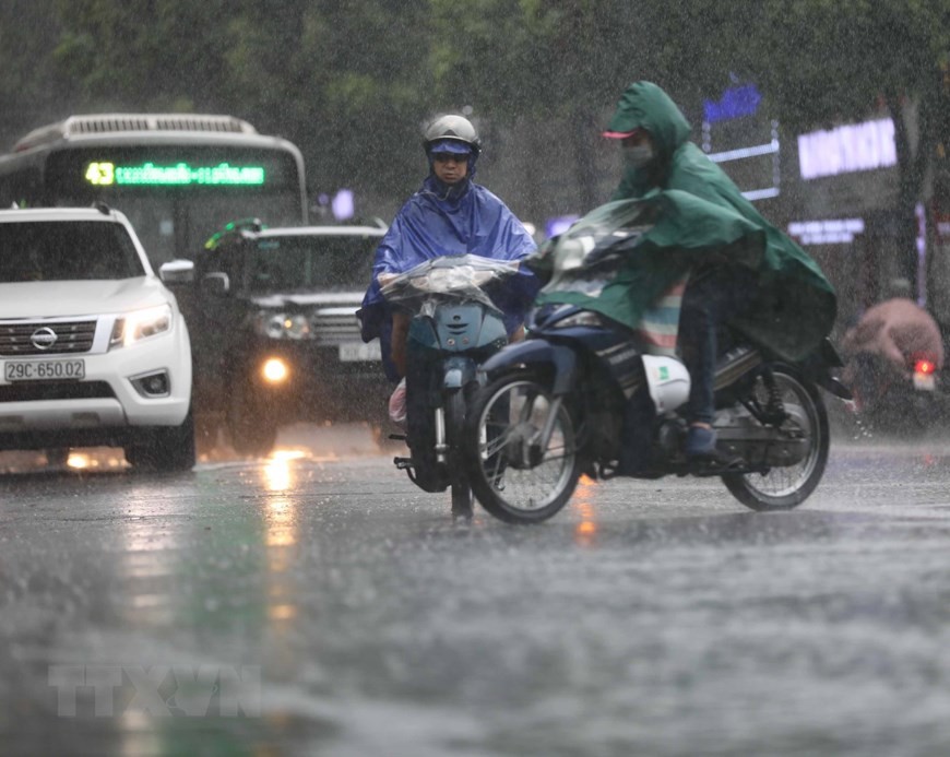 Dự báo thời tiết đêm nay và ngày mai (27-28/9): Hà Nội có mưa; ven biển, đồng bằng Bắc Bộ, Trung Bộ và Bắc Tây Nguyên mưa to đến rất to