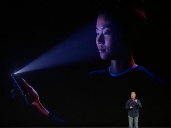 Samsung không cần tới 2,5 năm để bắt chước Face ID ở iPhone X?