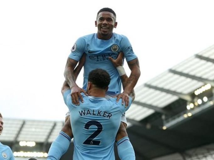 Manchester City thắng hủy diệt 7-2, Chelsea nếm "trái đắng"