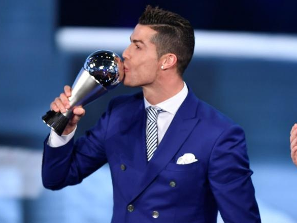 Đêm nay trao giải Cầu thủ xuất sắc nhất FIFA: Gọi tên C.Ronaldo