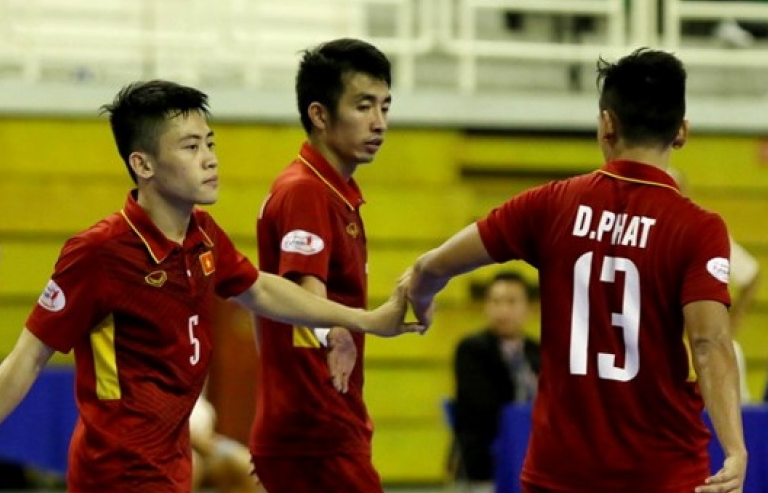 Giải Futsal Đông Nam Á 2017: Việt Nam vào bán kết bằng chiến thắng "hủy diệt"