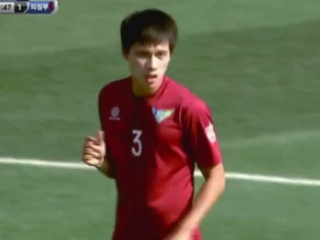 Hậu vệ Anh Tài tỏa sáng trong trận play-off ở giải Hàn Quốc