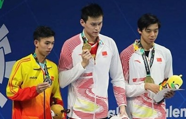 Nguyễn Huy Hoàng giành HCV Olympic trẻ, vượt chuẩn A Olympic Tokyo