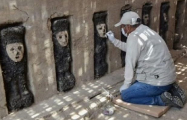 Peru phát hiện hàng chục tác phẩm điêu khắc 750 năm tuổi
