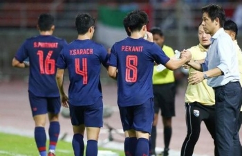 Ngay khi Thai League kết thúc, tuyển Thái Lan hội quân sớm, quyết đấu Malaysia và Việt Nam