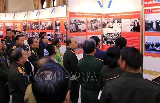 Triển lãm 70 năm quân tình nguyện và chuyên gia Việt Nam tại Thủ đô Vientiane, Lào