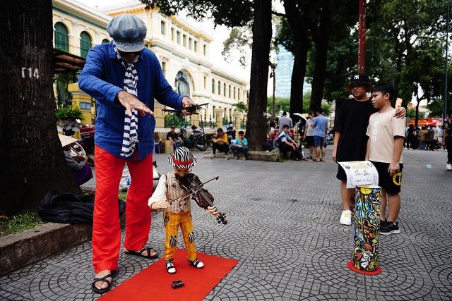 du lich tp ho chi minh chien dich tp ho chi minh xin chao vua khoi dong khach da nuom nuop