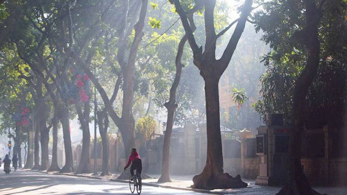 Dự báo thời tiết đêm nay và ngày mai (23-24/10): Cả nước ngày nắng; Bắc Bộ, Bắc Trung Bộ lạnh về đêm và sáng sớm; Tây Nam bộ có mưa to