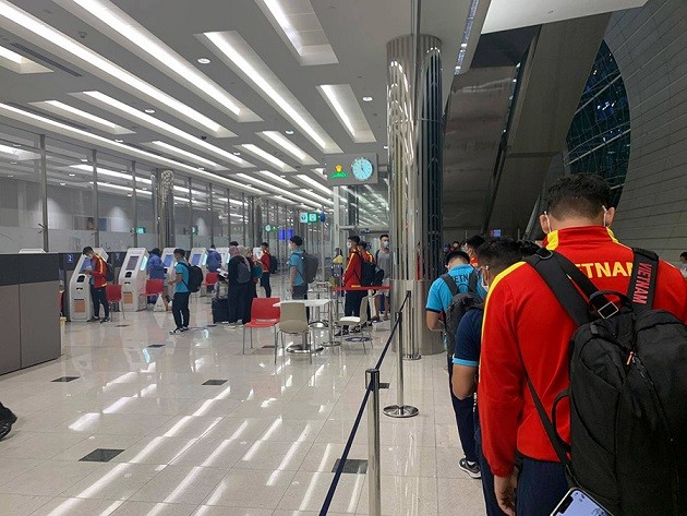 Vòng loại World Cup 2022: Hình ảnh các thành viên đội tuyển Việt Nam khi vừa tới UAE