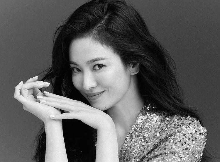 Song Hye Kyo nhận mưa lời khen về nhan sắc trẻ trung, xinh đẹp và khả năng diễn xuất