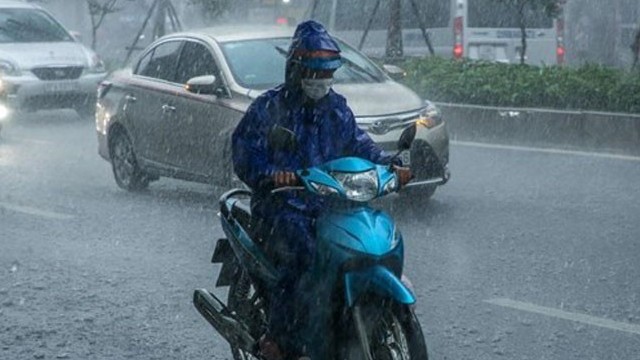 Dự báo thời tiết đêm nay và ngày mai (7-8/10): Trung Trung Bộ, Bắc Tây Nguyên mưa to đến rất to và dông; nguy cơ cao có lũ quét và sạt lở đất