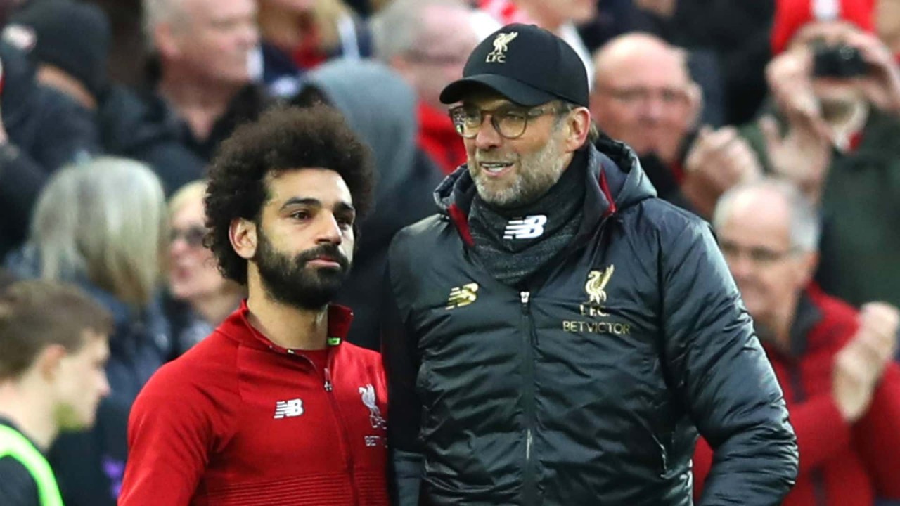 Mohamed Salah đang dẫn đầu vua phá lưới Ngoại hạng Anh, nếu muốn ra đi HLV Klopp khuyên nên chọn Barca