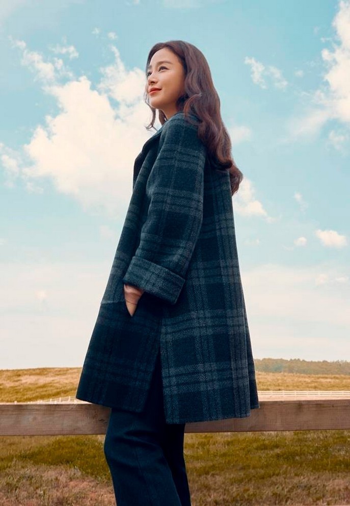 Kim Tae Hee gợi ý váy áo Thu Đông, ghi điểm với phong cách thanh lịch, rạng rỡ