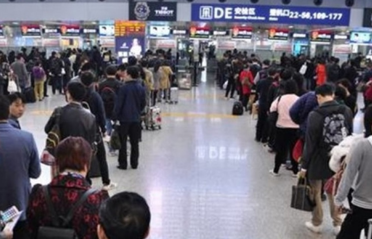 Trung Quốc: 10.000 người mắc kẹt ở sân bay vì thời tiết xấu