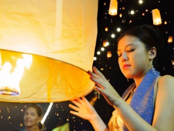 Lễ hội thả đèn trời lớn nhất thế giới ở Thái Lan