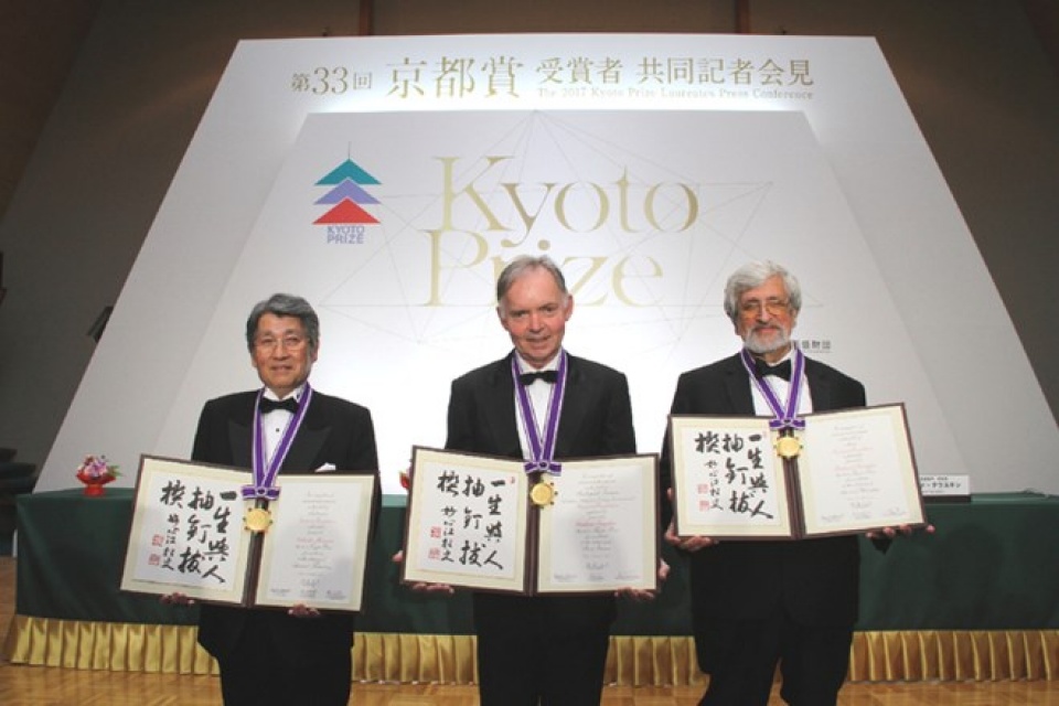 trao giai thuong khoa hoc quoc te thuong nien kyoto 2017