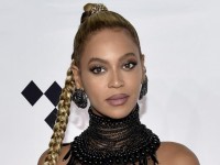 Beyonce là nữ nghệ sỹ kiếm tiền giỏi nhất làng nhạc thế giới năm 2017