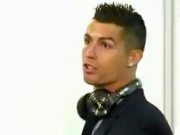 C.Ronaldo nổi giận với phóng viên vì… bị bịa chuyện