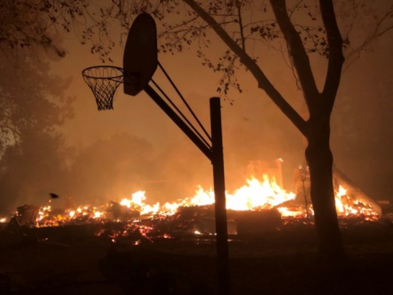 Mỹ:  Hàng nghìn người sơ tán do cháy rừng “như tận thế” ở California