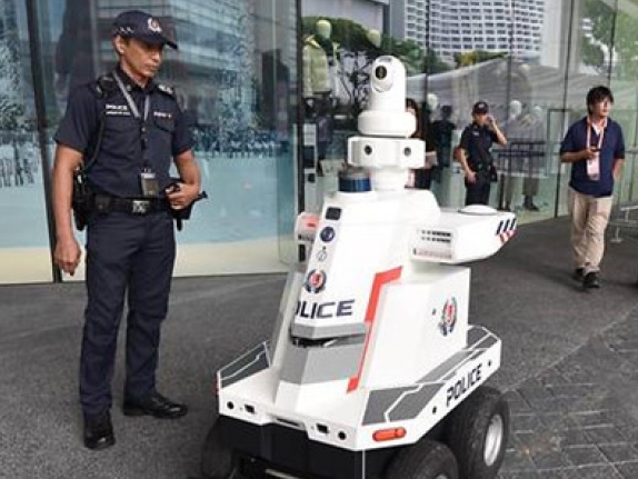 Singapore sử dụng robot tuần tra cho Hội nghị cấp cao ASEAN